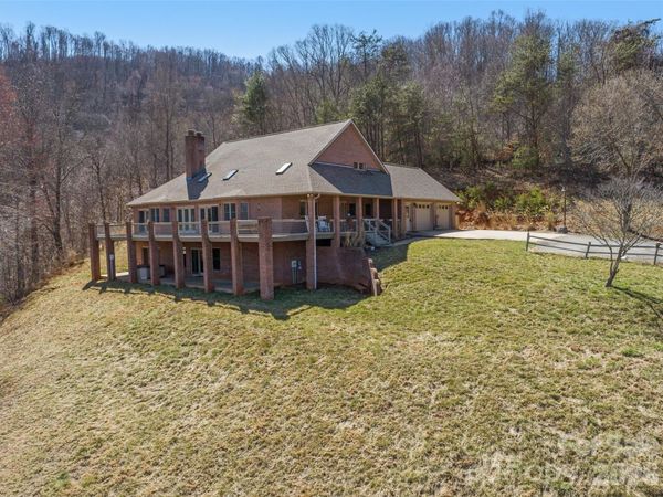 126 Hillcrest Drive , Barnardsville, NC 28709