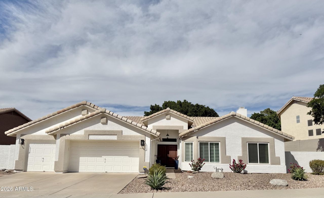208 E South Fork Drive, Phoenix, AZ 85048 Main Photo