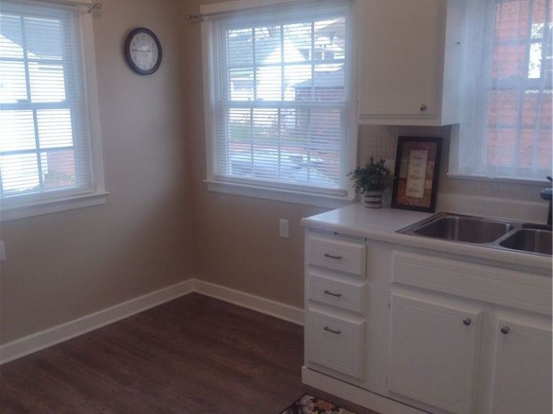 279 E Baird Avenue, Barberton, OH 44203 Photo 4