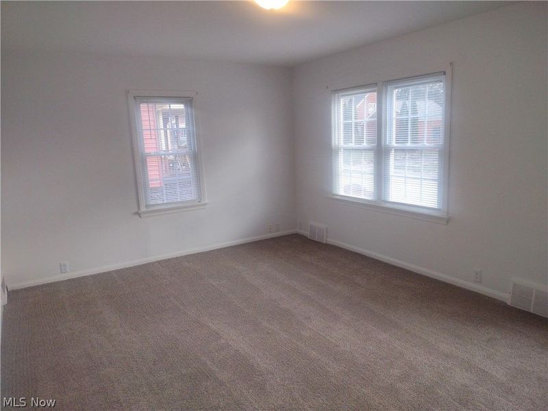 279 E Baird Avenue, Barberton, OH 44203 Photo 9