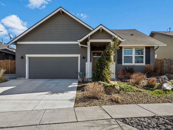 280 NW 33rd Street, Redmond, OR 97756