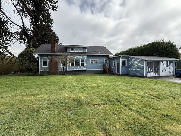 2505 1ST ST, Tillamook, OR 97141