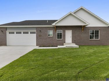 5802 S 94th Street, Lincoln, NE 68526