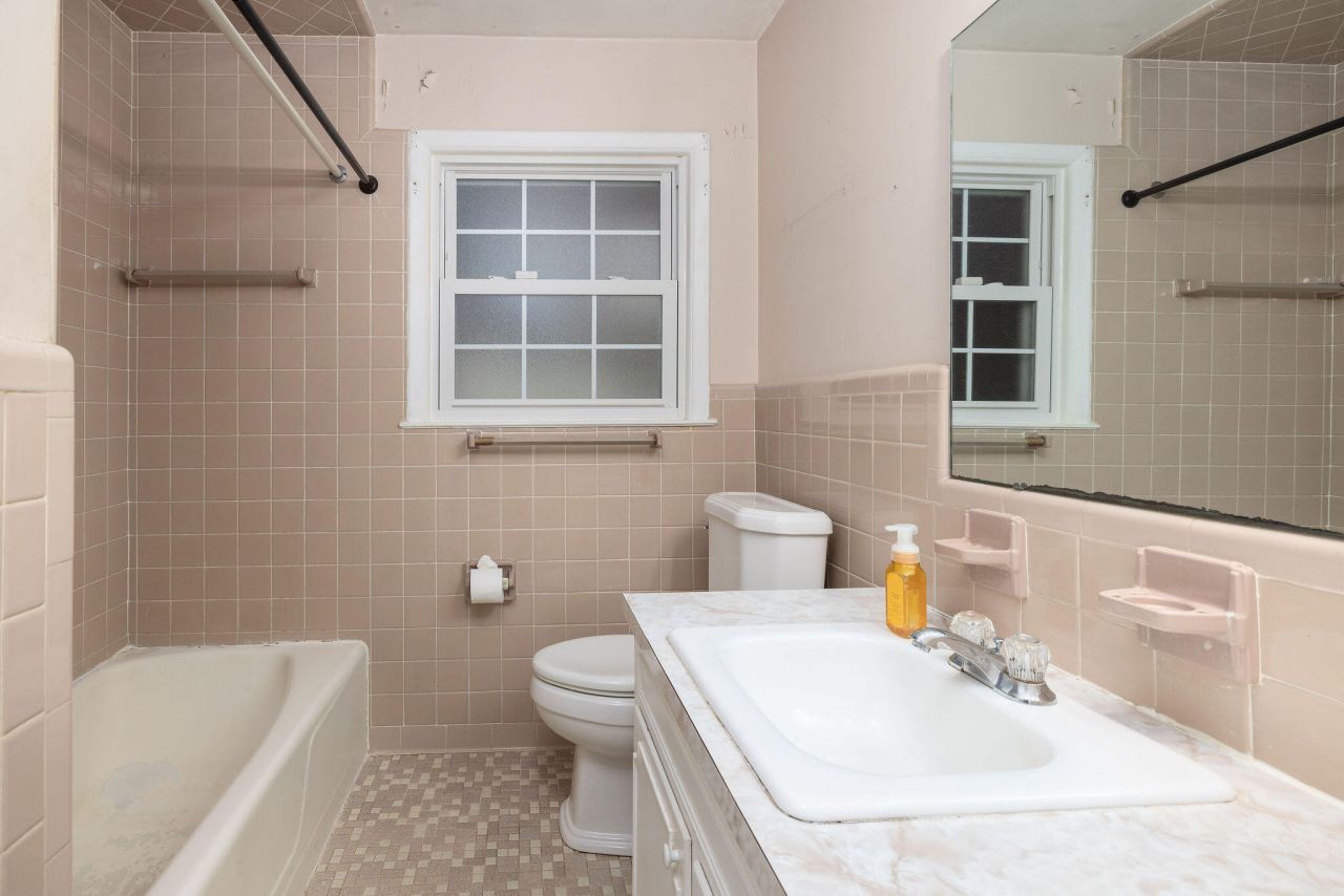 1247 Northfield Place Photo 13