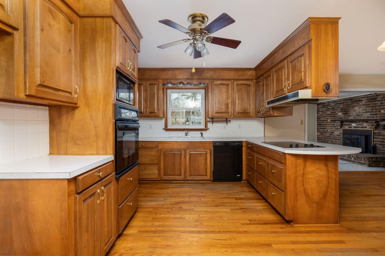 1247 Northfield Place Photo 4