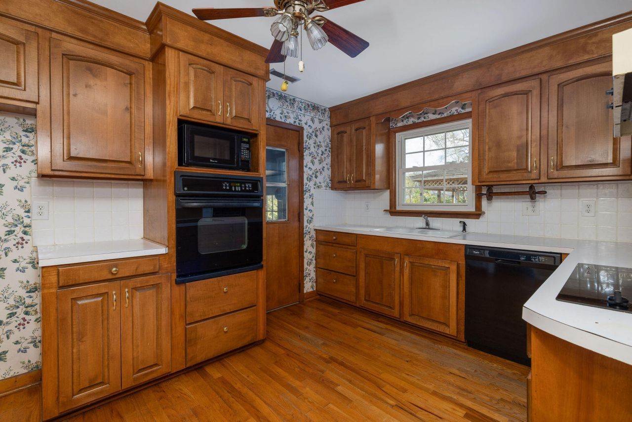 1247 Northfield Place Photo 5