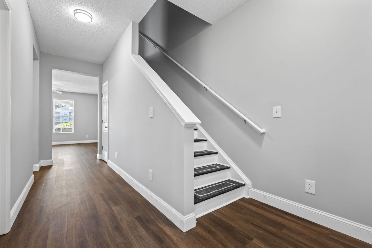 320 Kiskadee Loop Photo 4