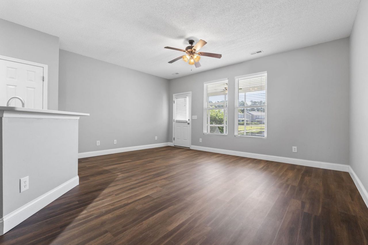 320 Kiskadee Loop Photo 8