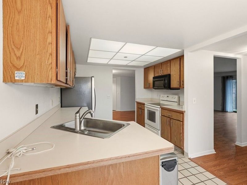 160 Fox Hollow Drive, Unit 406, Mayfield Heights, OH 44124 Photo 14