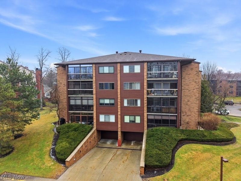 160 Fox Hollow Drive, Unit 406, Mayfield Heights, OH 44124 Photo 2