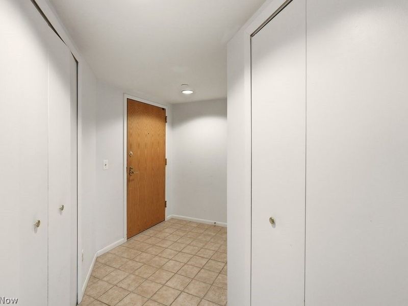 160 Fox Hollow Drive, Unit 406, Mayfield Heights, OH 44124 Photo 3