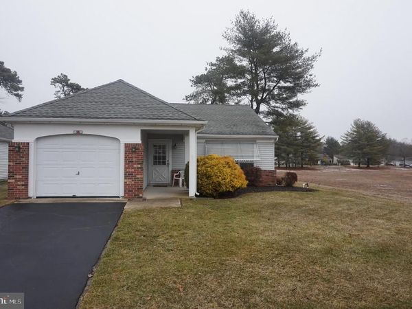 56 STRATFORD ROAD, SOUTHAMPTON, NJ 08088