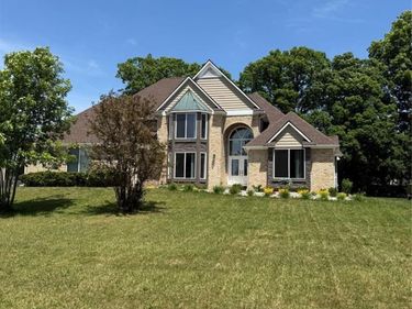 1217 Kings Carriage Road, Grand Blanc, MI 48439
