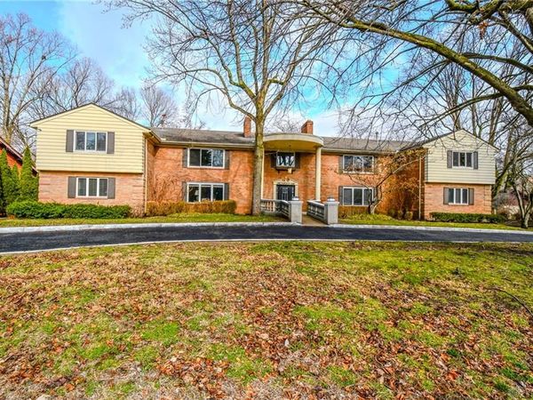 121 E Schantz, Unit 4, Oakwood, OH 45409