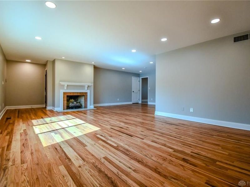 121 E Schantz, Unit 4, Oakwood, OH 45409 Photo 13