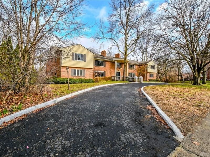 121 E Schantz, Unit 4, Oakwood, OH 45409 Photo 4