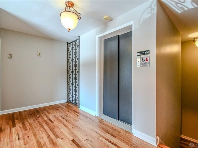 121 E Schantz, Unit 4, Oakwood, OH 45409 Photo 8