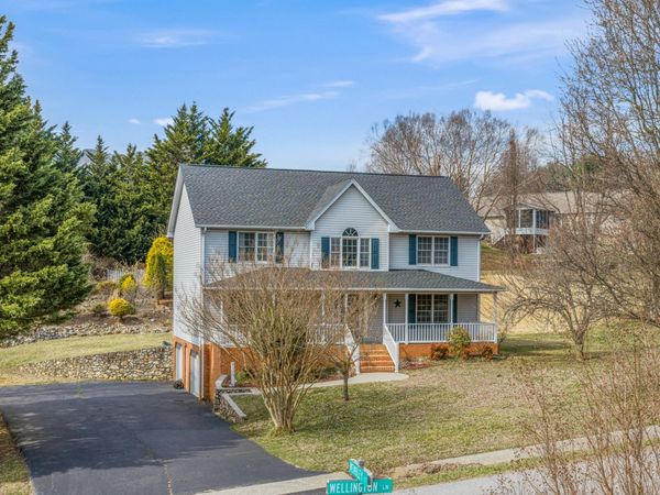 175 Wellington LN , Daleville, VA 24083