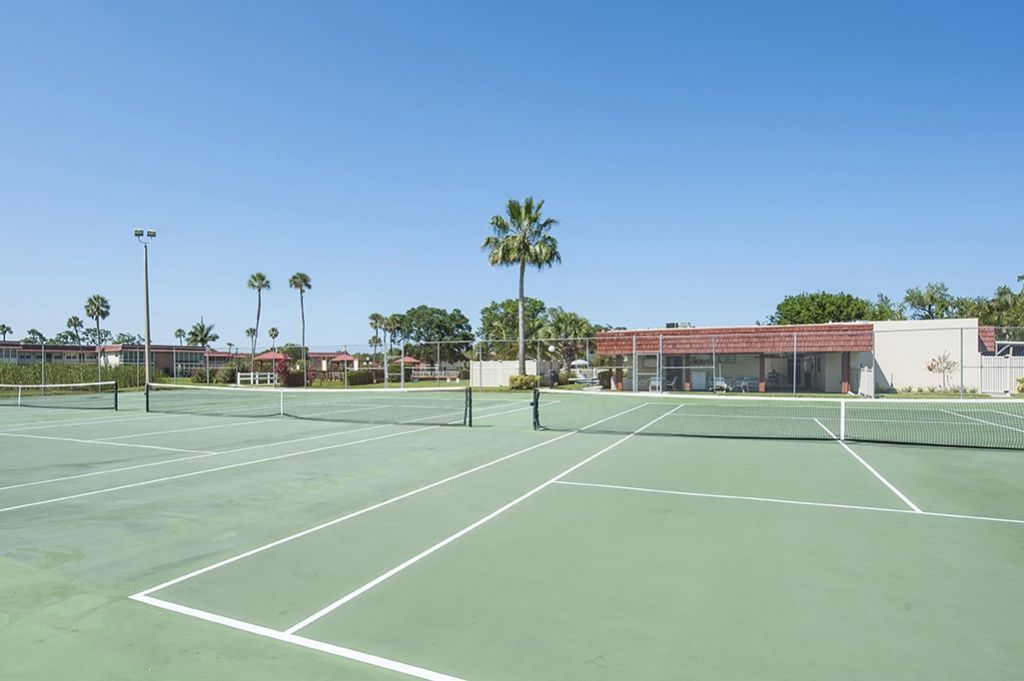 68 Royal Oak Court, Unit 107, Vero Beach, FL 32962 Photo