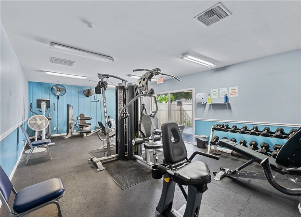 68 Royal Oak Court, Unit 107, Vero Beach, FL 32962 Photo