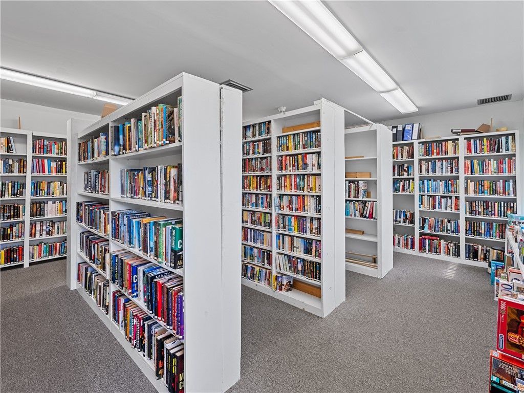 68 Royal Oak Court, Unit 107, Vero Beach, FL 32962 Photo