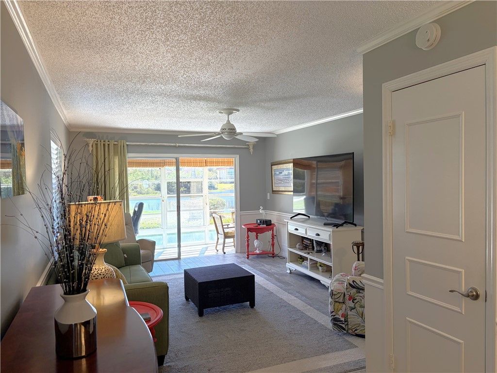 68 Royal Oak Court, Unit 107, Vero Beach, FL 32962 Photo