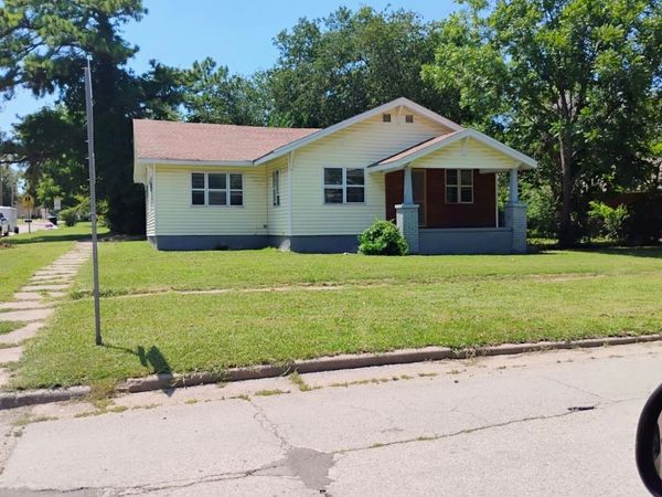 500 W 16 Street , Ada, OK 74820