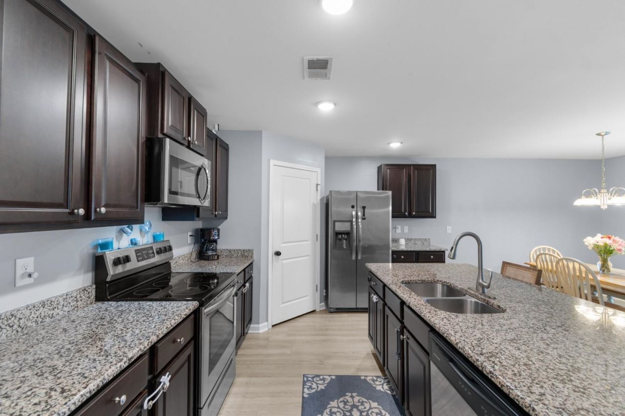 3200 Holly Loop Photo 10