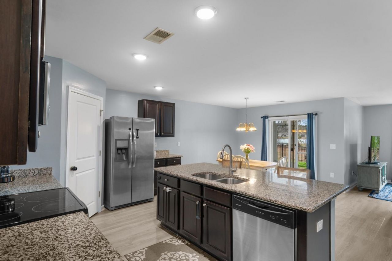 3200 Holly Loop Photo 11