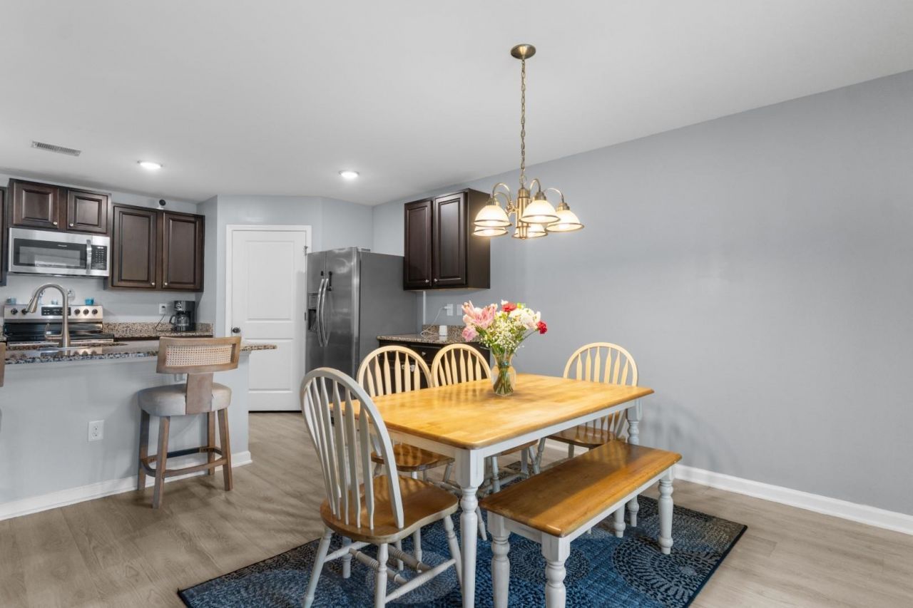 3200 Holly Loop Photo 13