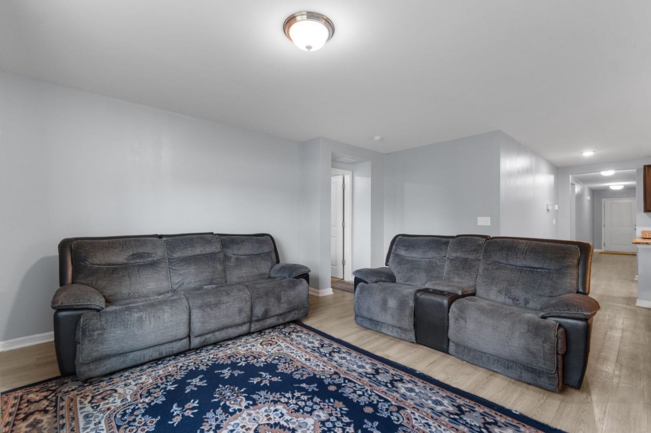 3200 Holly Loop Photo 16