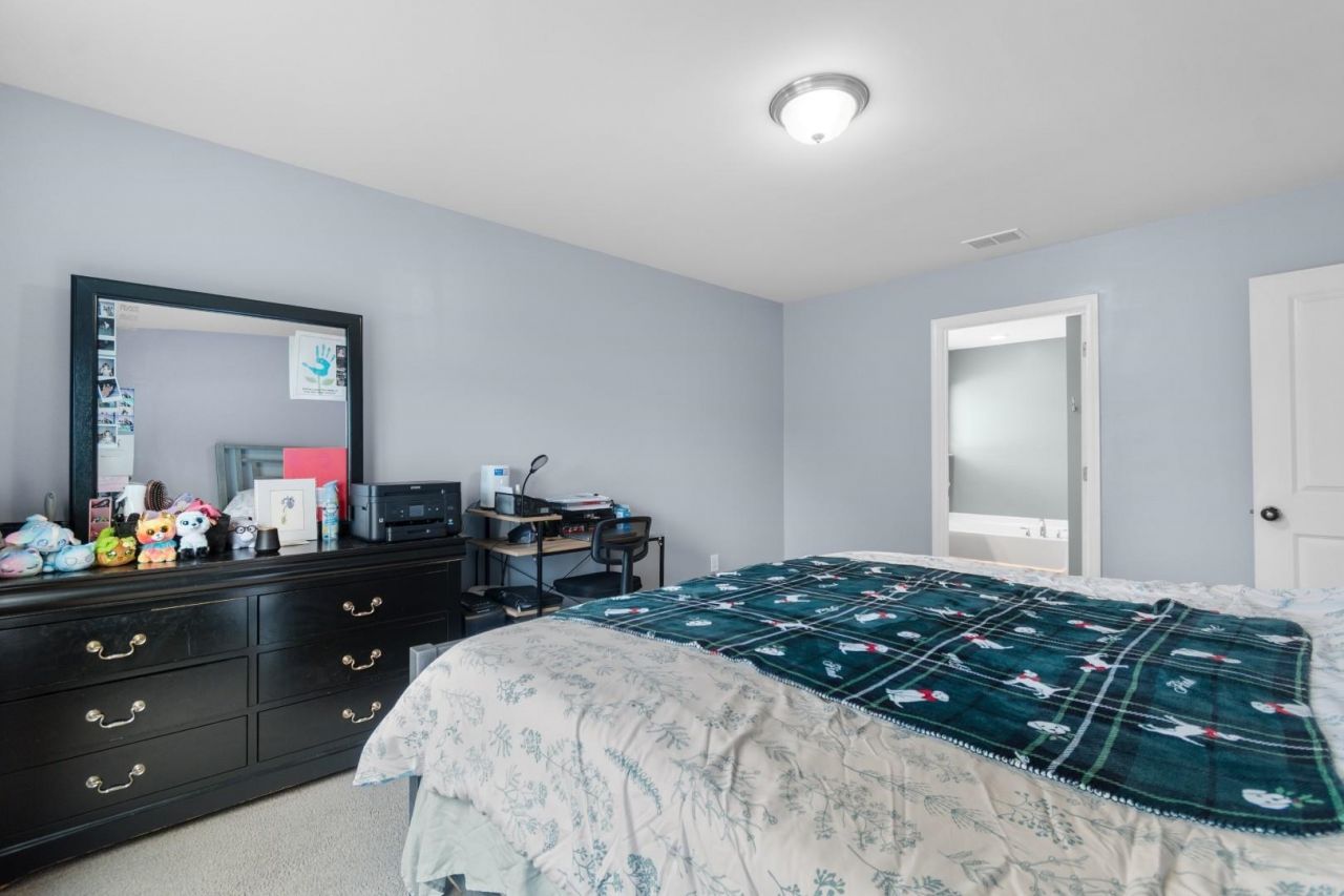 3200 Holly Loop Photo 17