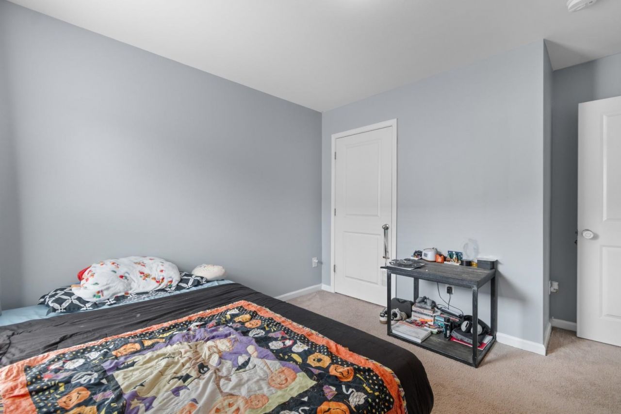 3200 Holly Loop Photo 22