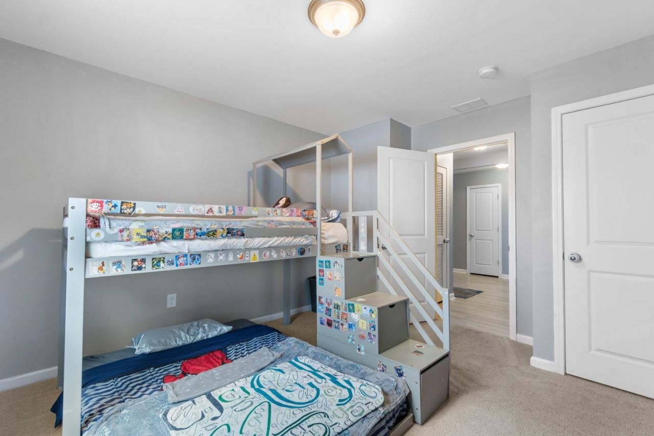 3200 Holly Loop Photo 25