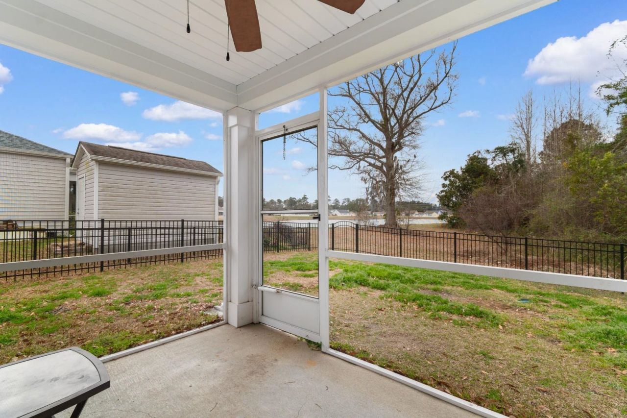 3200 Holly Loop Photo 26