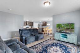 3200 Holly Loop photo 4