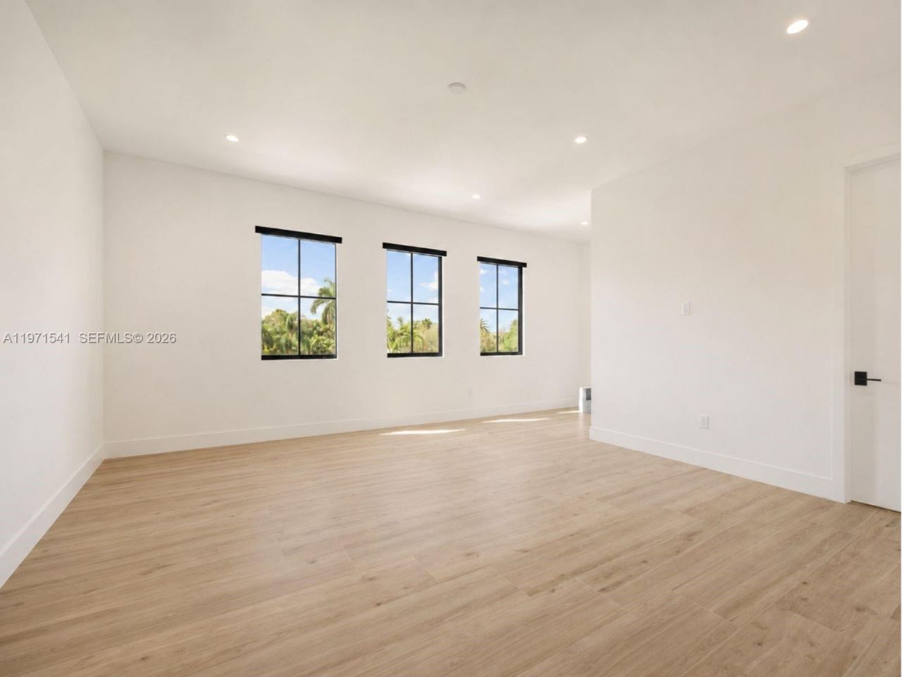 885 NE 76th St, Miami, FL 33138 Photo