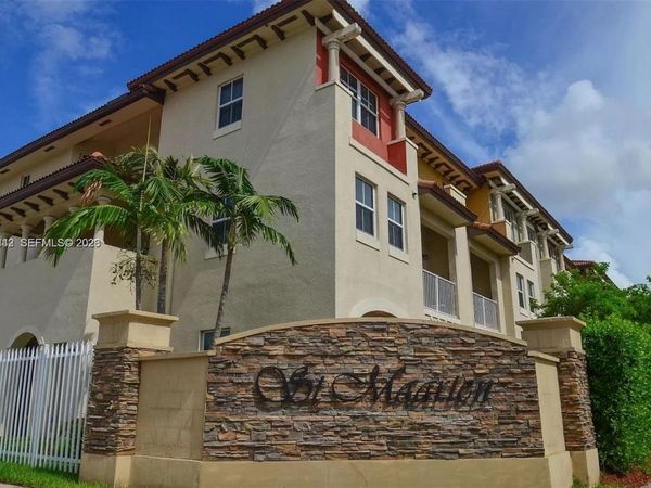 8960 NW 97th Avenue, Unit 212, Doral, FL 33178