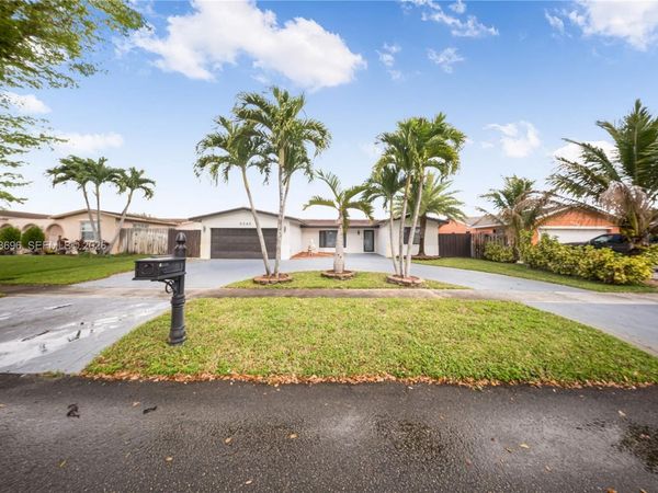 9349 NW 24th Pl , Pembroke Pines, FL 33024