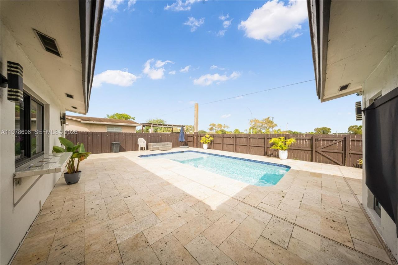 9349 NW 24th Pl , Pembroke Pines, FL 33024 Photo