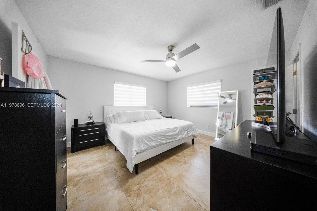 9349 NW 24th Pl , Pembroke Pines, FL 33024 Photo