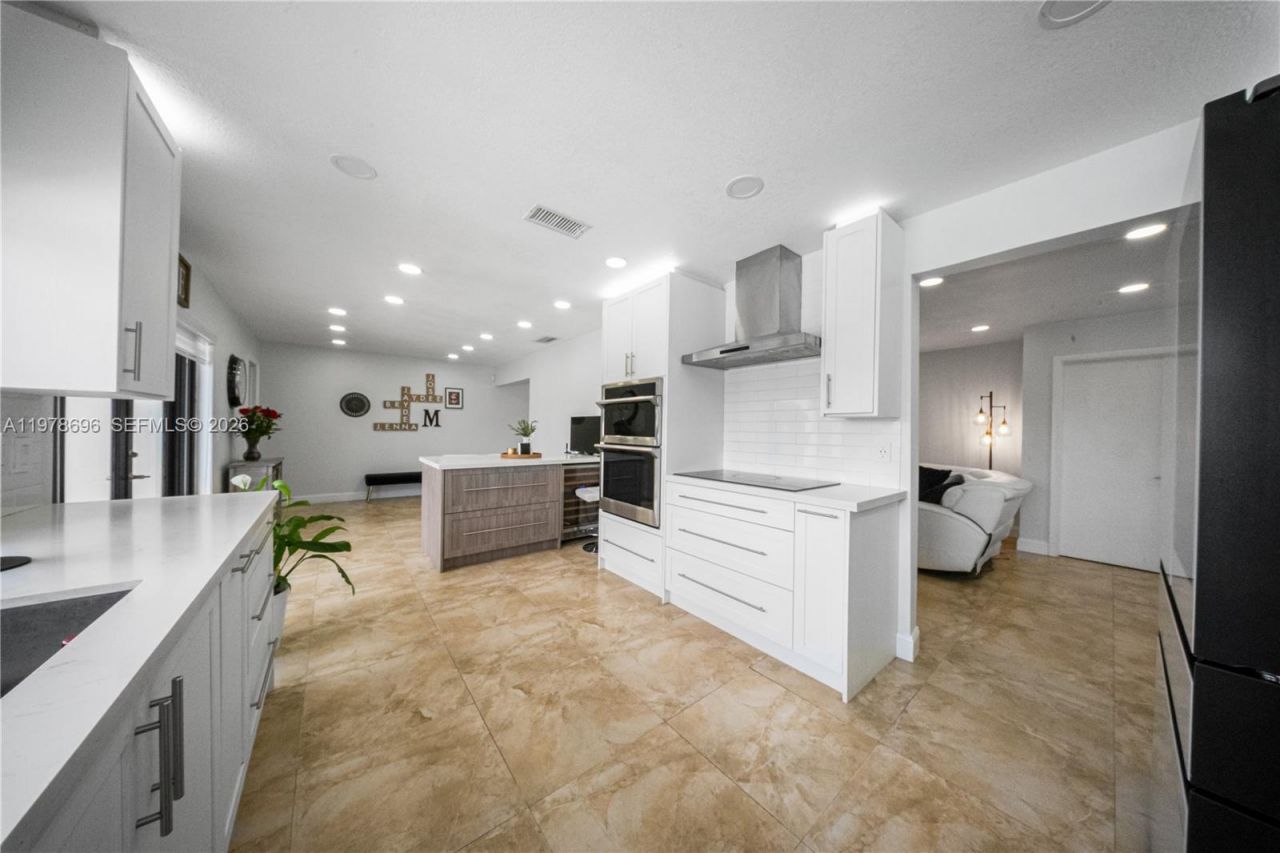 9349 NW 24th Pl , Pembroke Pines, FL 33024 Photo