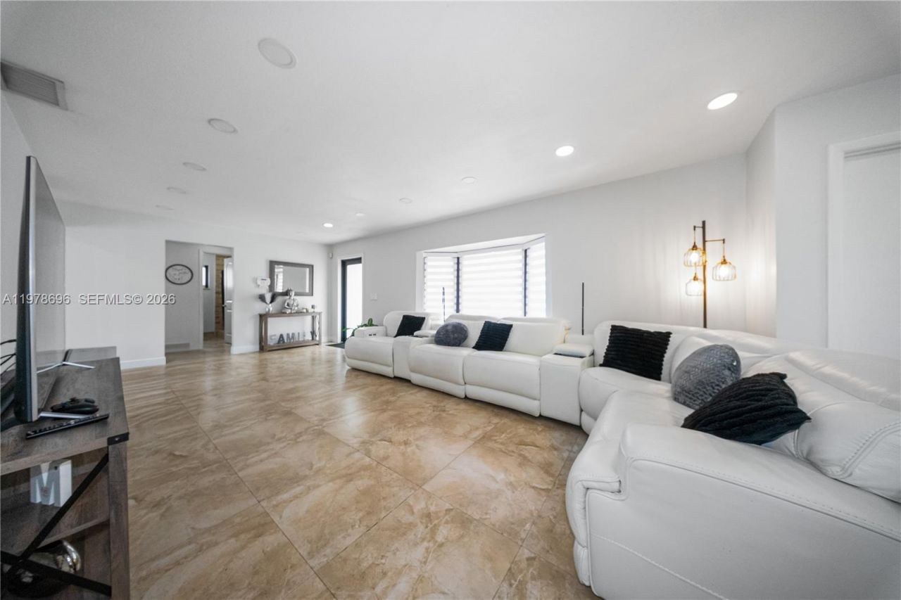 9349 NW 24th Pl , Pembroke Pines, FL 33024 Photo