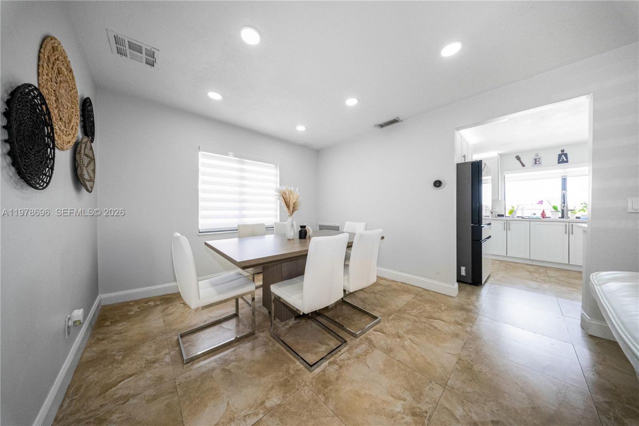 9349 NW 24th Pl , Pembroke Pines, FL 33024 Photo