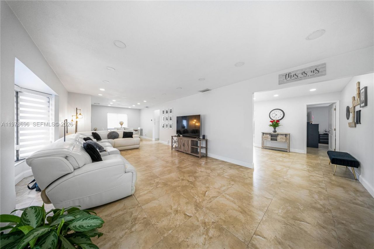 9349 NW 24th Pl , Pembroke Pines, FL 33024 Photo