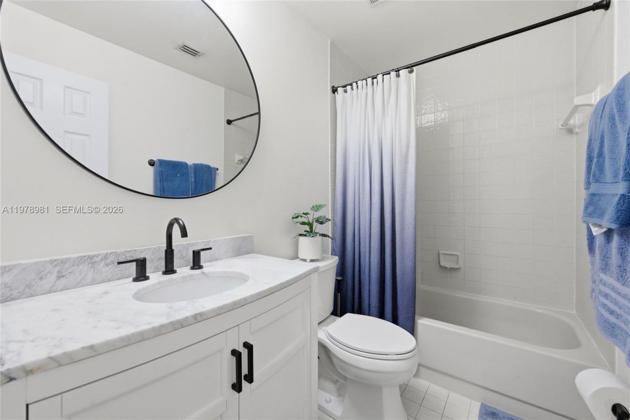 8249 NW 70th St, Tamarac, FL 33321 Photo