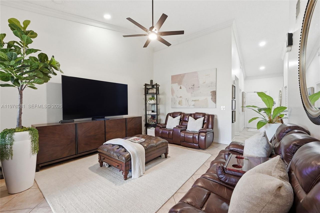 8249 NW 70th St, Tamarac, FL 33321 Photo