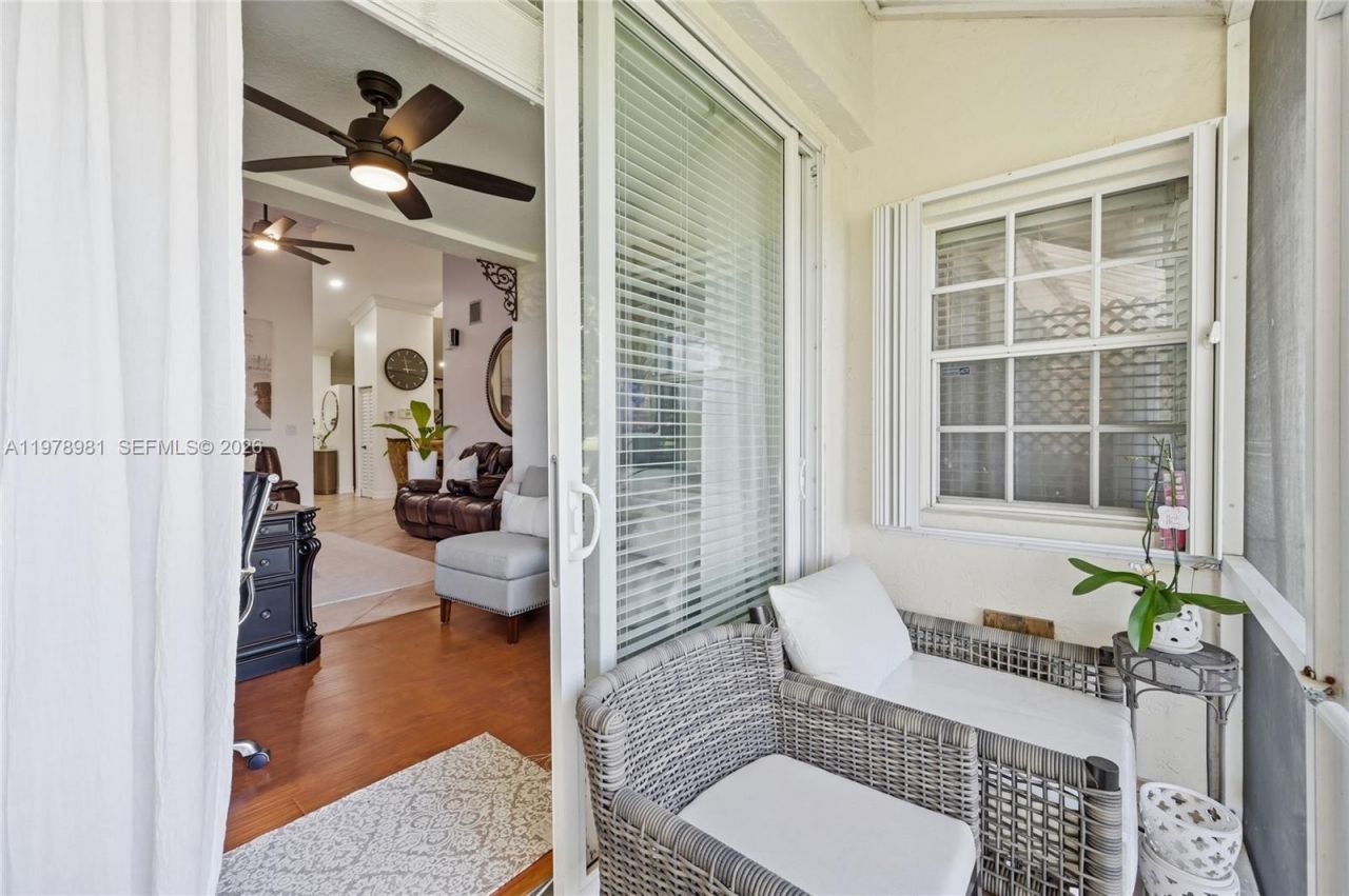 8249 NW 70th St, Tamarac, FL 33321 Photo