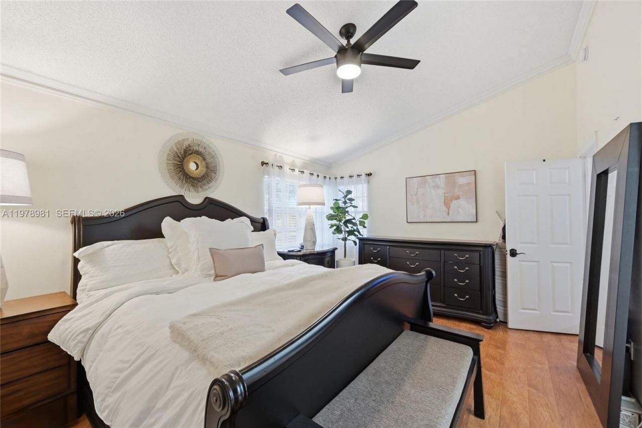 8249 NW 70th St, Tamarac, FL 33321 Photo