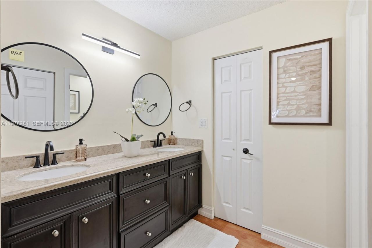 8249 NW 70th St, Tamarac, FL 33321 Photo